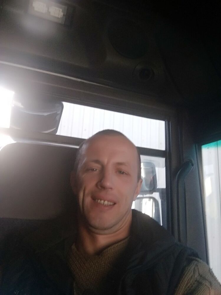  17852866  Andrej, 39 ,     