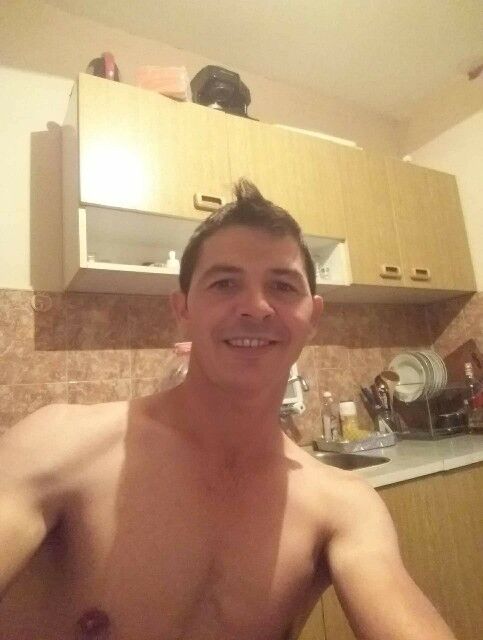  18262316  Aleks, 39 ,    Belene