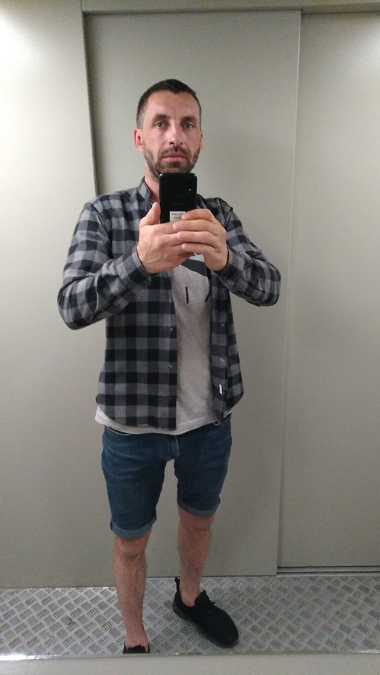  35404476  , 33 ,    