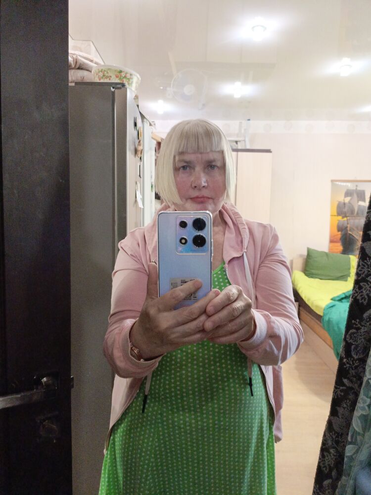  35604166  Larisa, 66 ,    