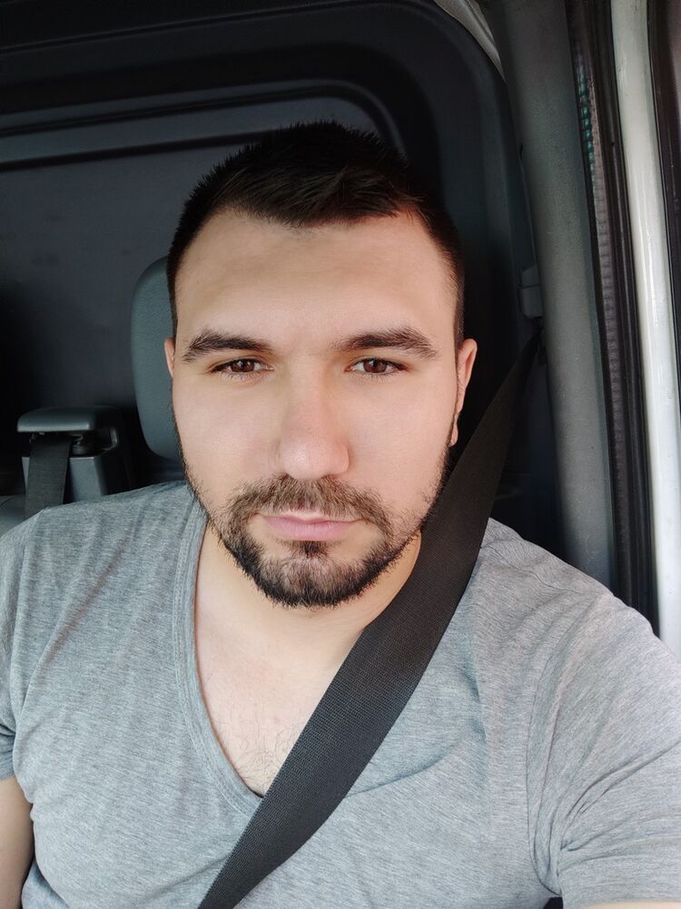  17765606  Roman, 31 ,    
