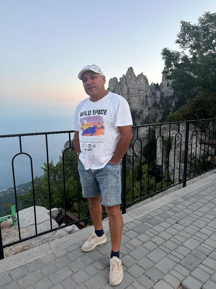  53060206  Arif, 25 ,    