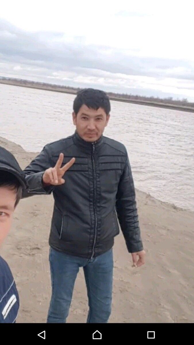  18757986  Rovshan, 36 ,    