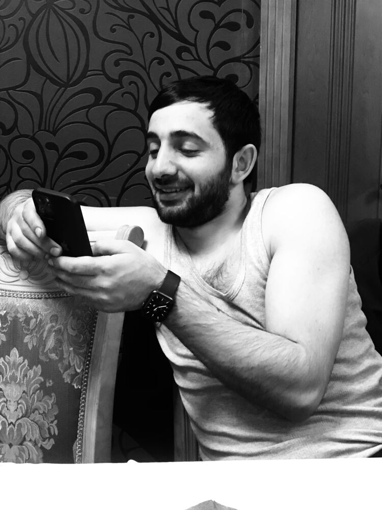 31949916  Hayk, 26 ,    
