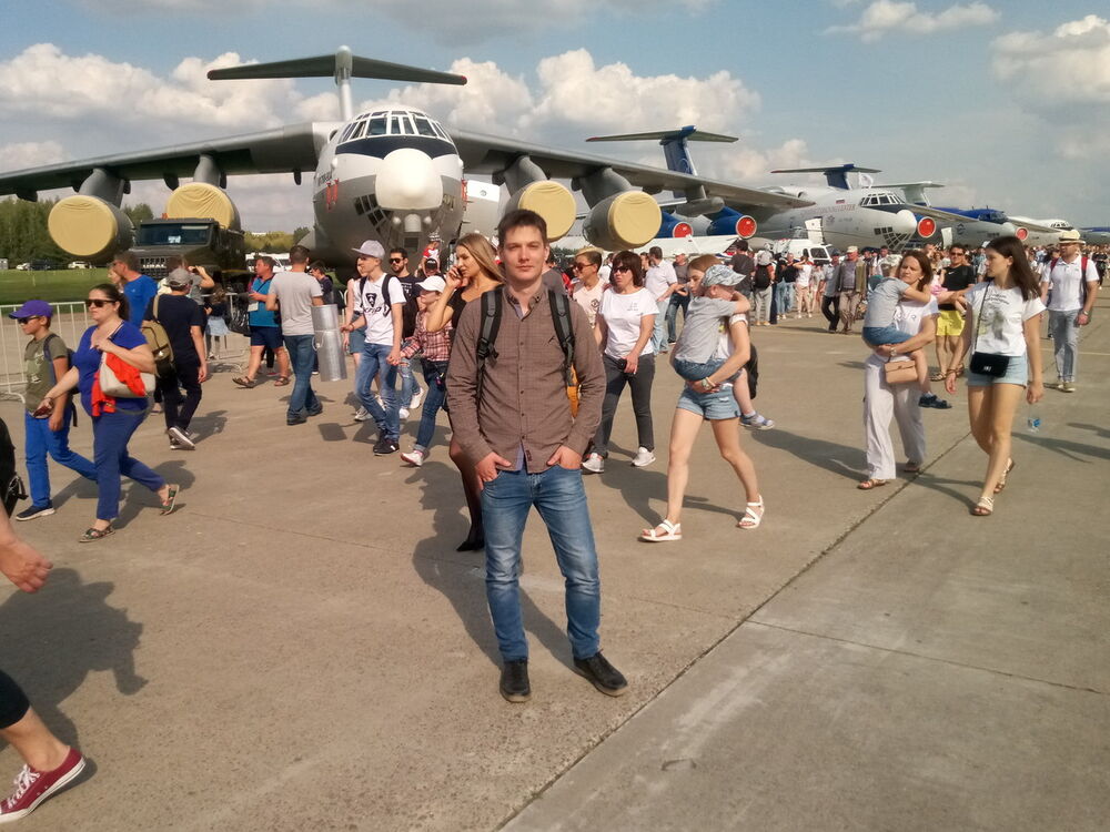  19806416  Vladimir, 35 ,    