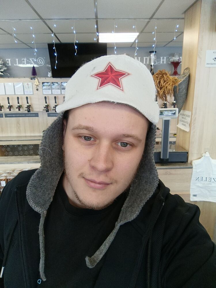  51402626  Mikhail, 27 ,    