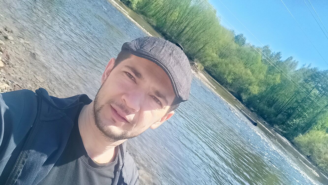  52556376  Yura, 31 ,    