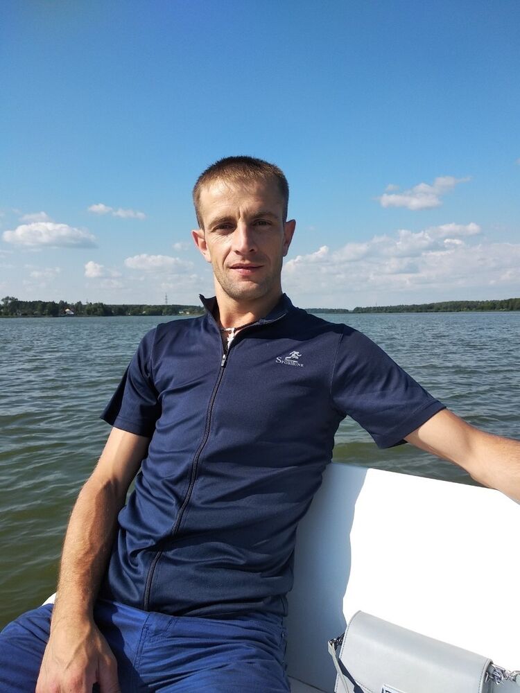  19249096  Fedor, 38 ,    