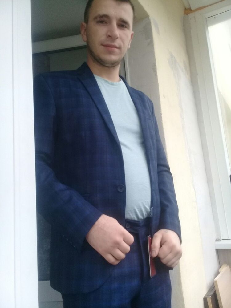  14376566  Johnny, 35 ,    
