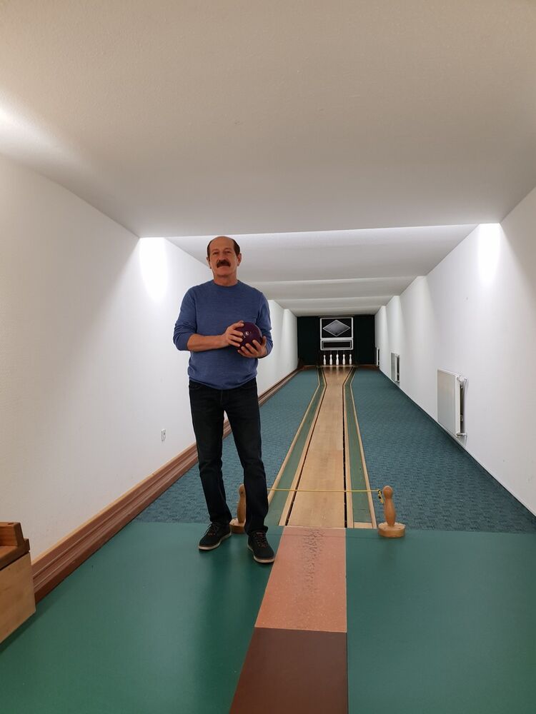  14940956  Vladimir, 64 ,    Giessen