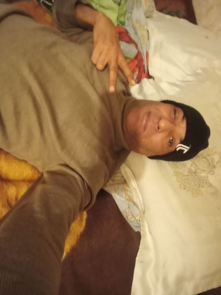  48203526  Armando, 53 ,    