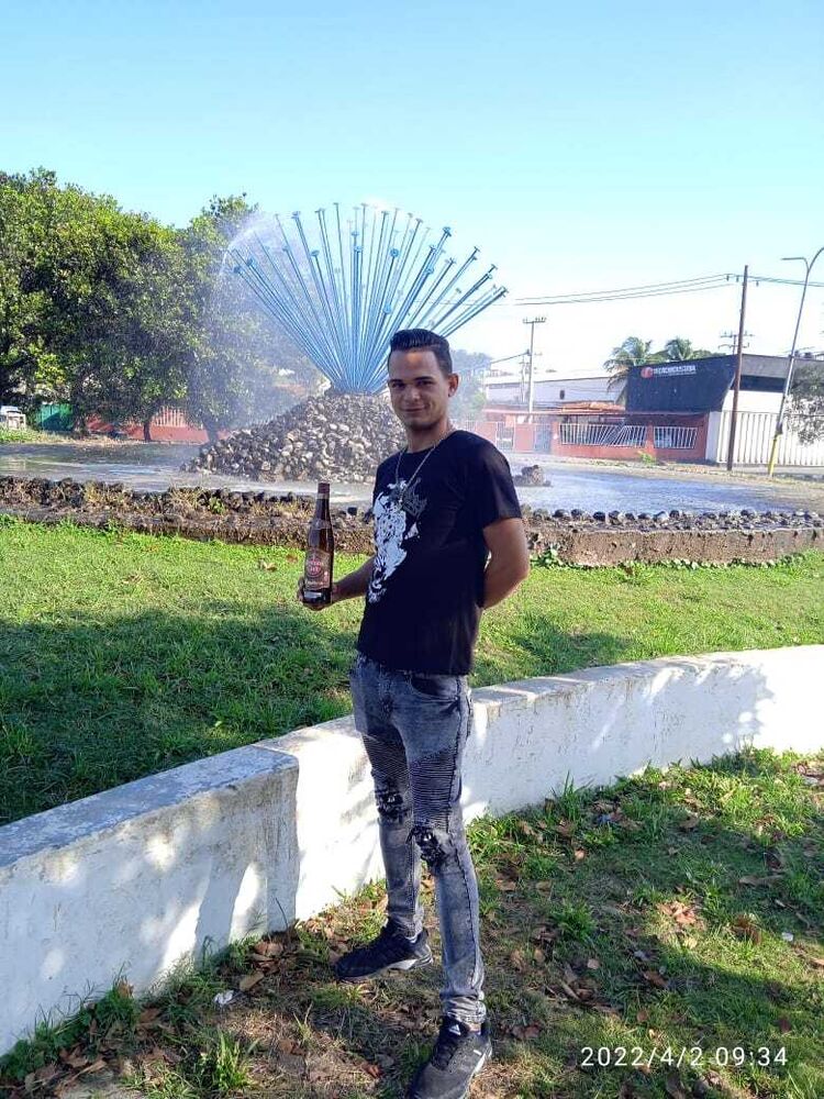  ,   Carlos Yos, 26 ,   ,   