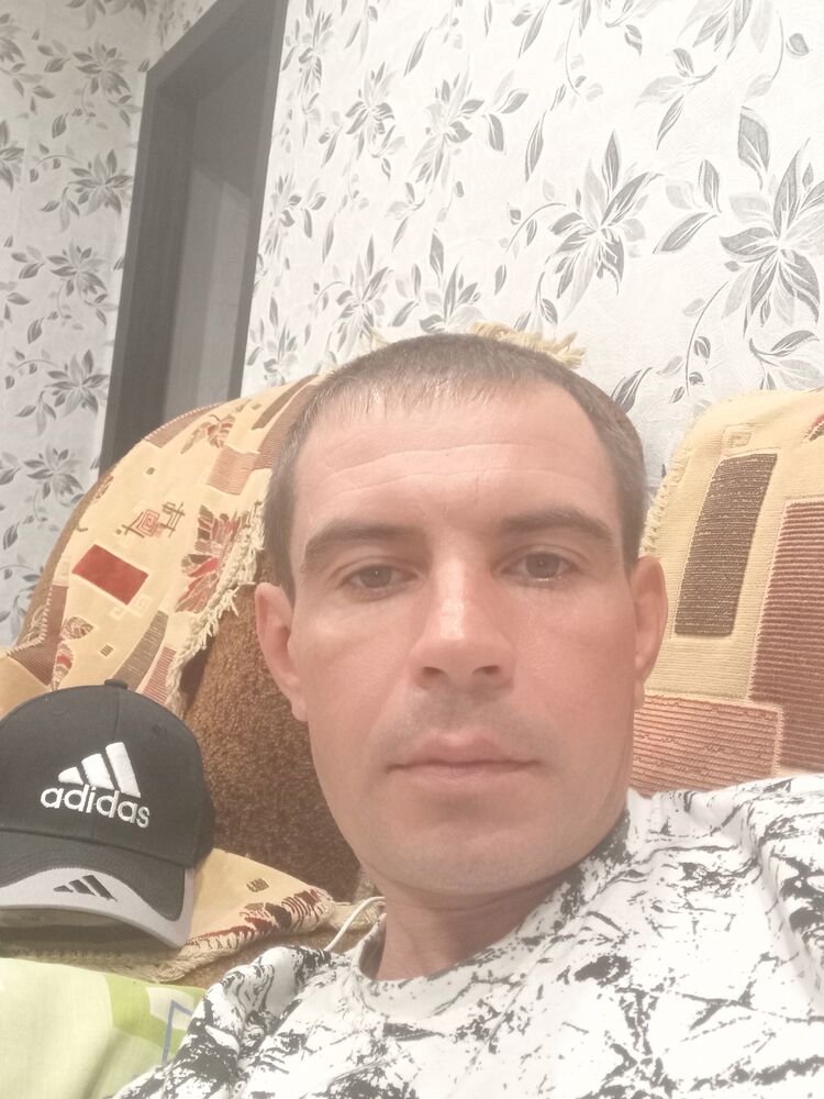  46957706  , 37 ,    