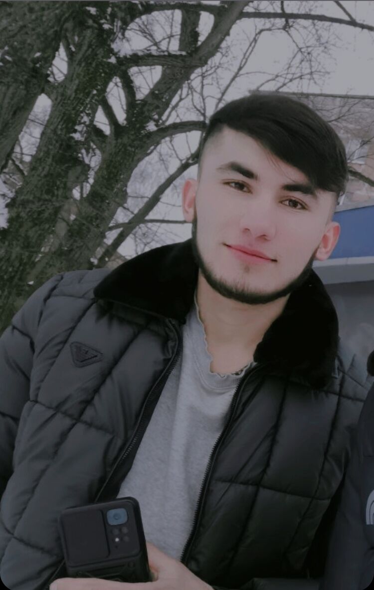  42433446  Temur, 28 ,    