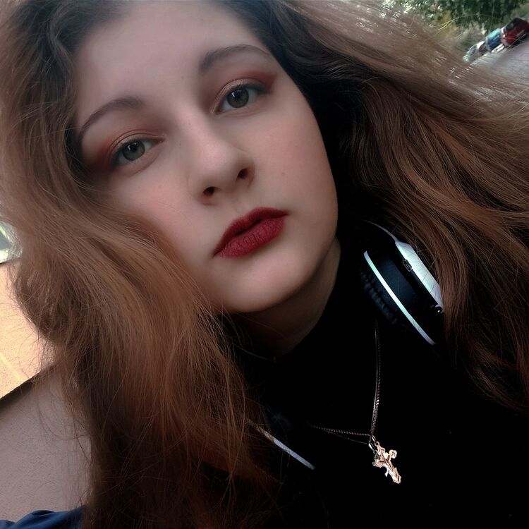  ,   Valeria, 21 ,   ,   