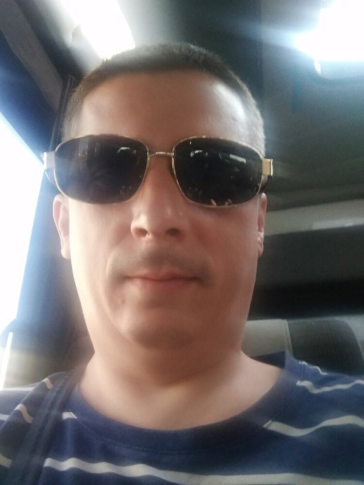  17580196  Andrey, 42 ,    