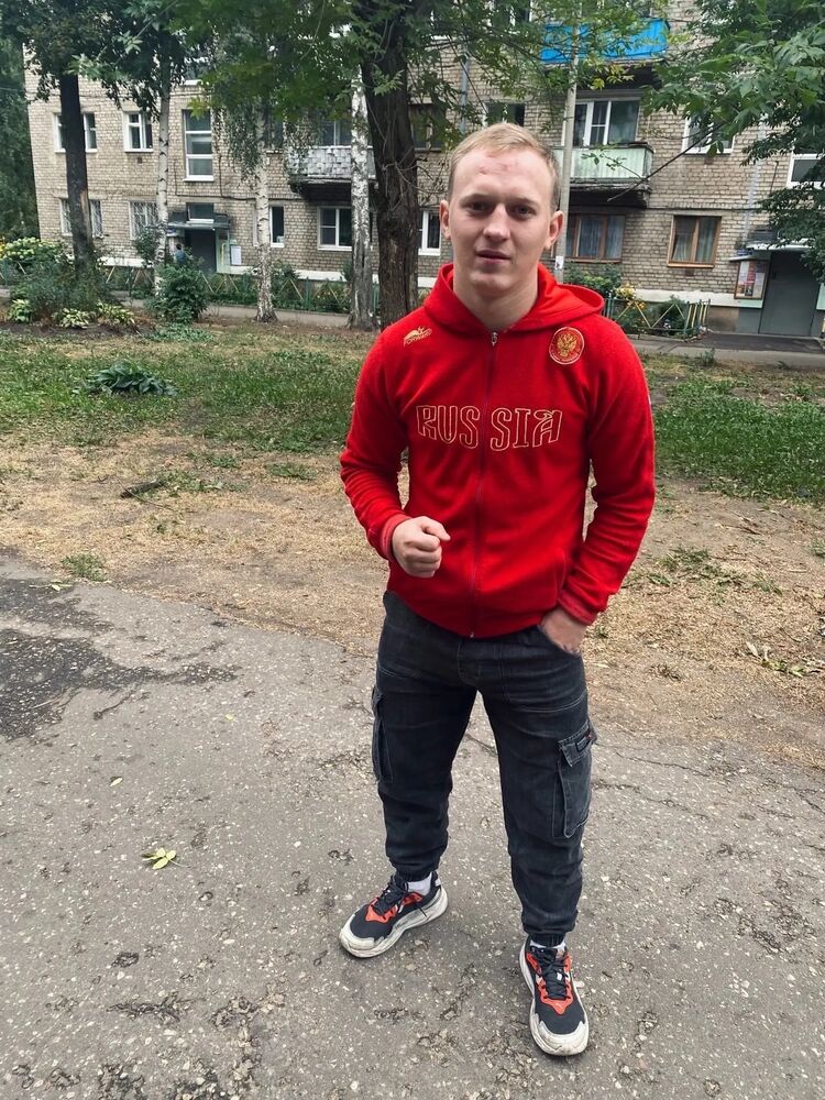  29580866  Anton, 25 ,    