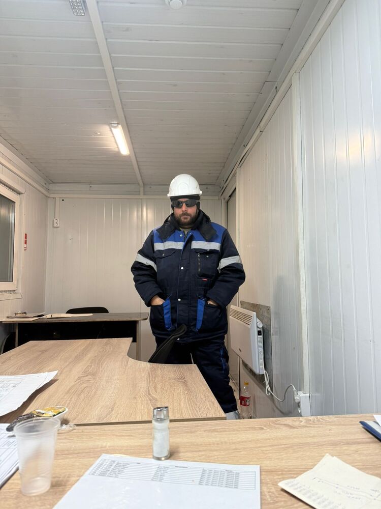  49479926  Osman, 41 ,    