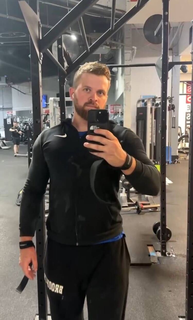  Holon,   Aleksei, 32 ,     , c 