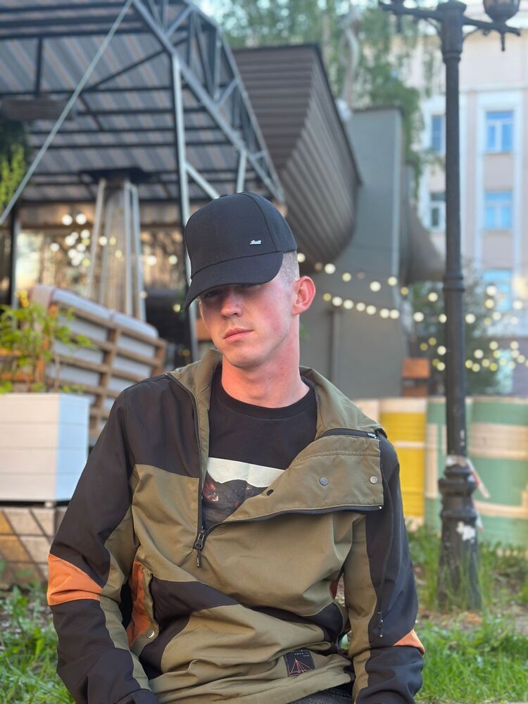  ,   Vladislav, 24 ,   ,   