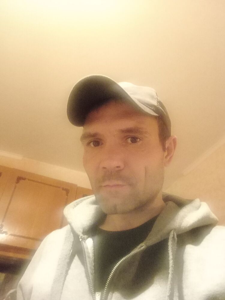  42193006  Ruslan, 40 ,    