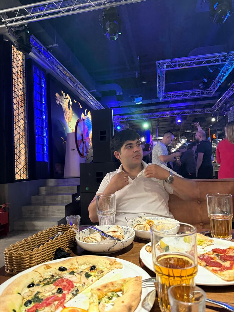  53168086  Anar, 22 ,    -