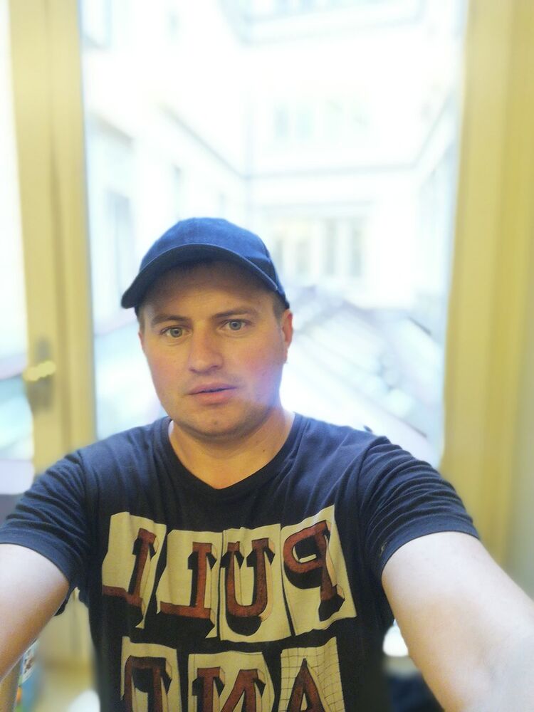  19082146  Andrei, 38 ,    Praha
