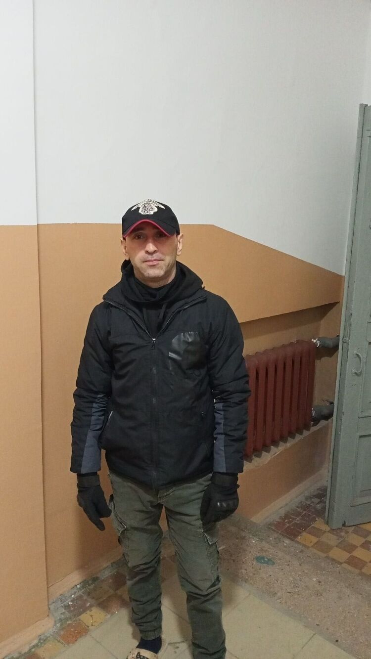  33846716  Elman, 40 ,    --