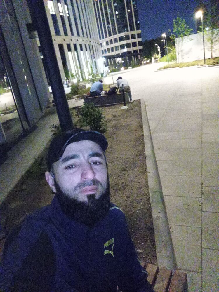  40561276  AHMAD, 36 ,    