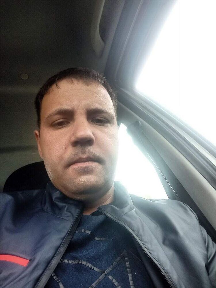  28083866  , 37 ,    