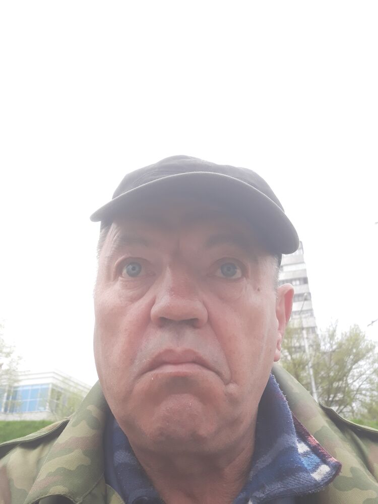  34270076  Viktor, 60 ,    