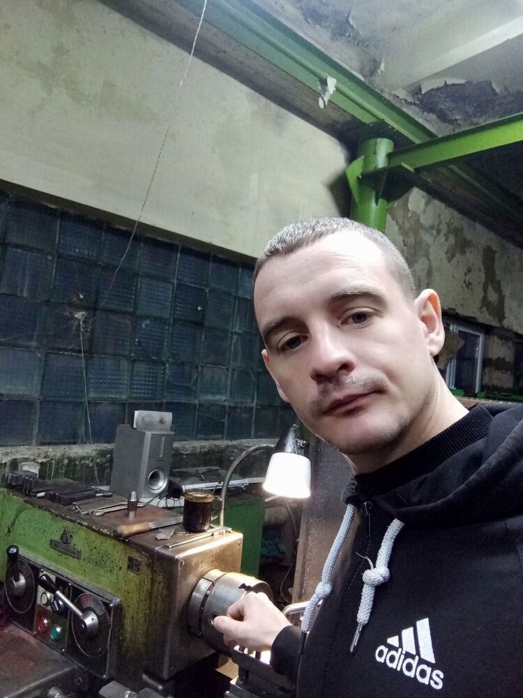  26083606  Ivan, 36 ,    