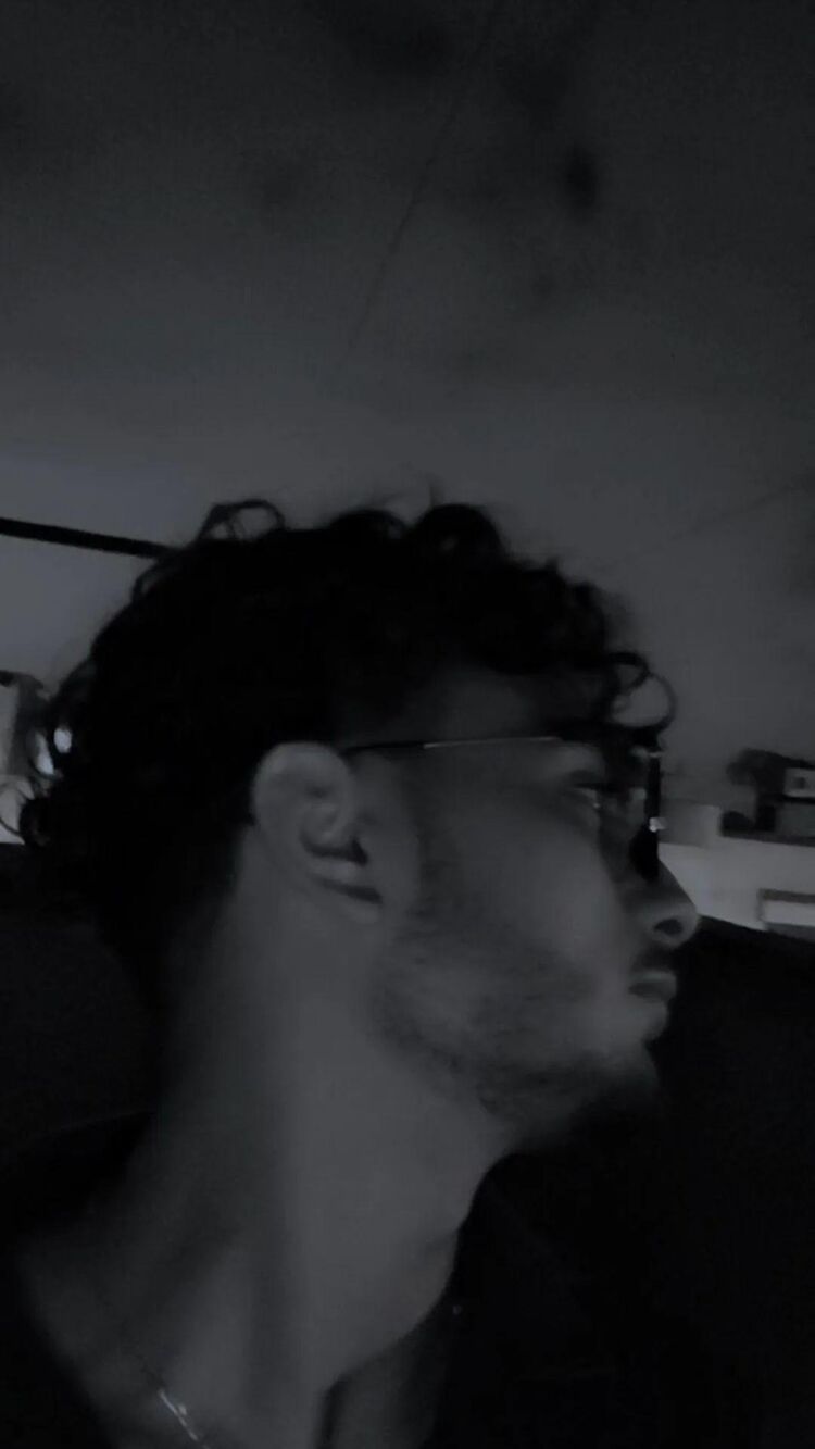  30462076  , 23 ,    