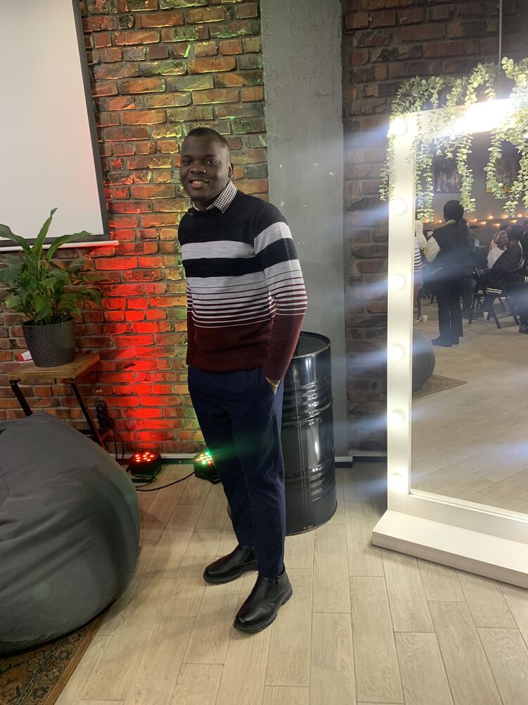  54078156  Wilfried, 28 ,    