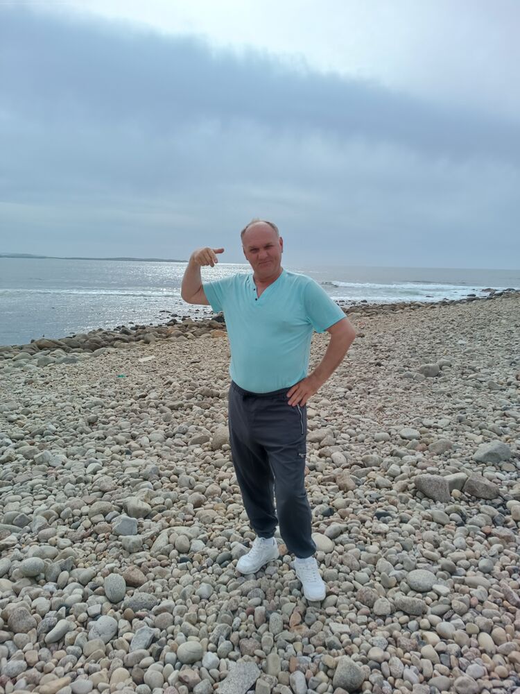  44545496  Oskar, 56 ,    