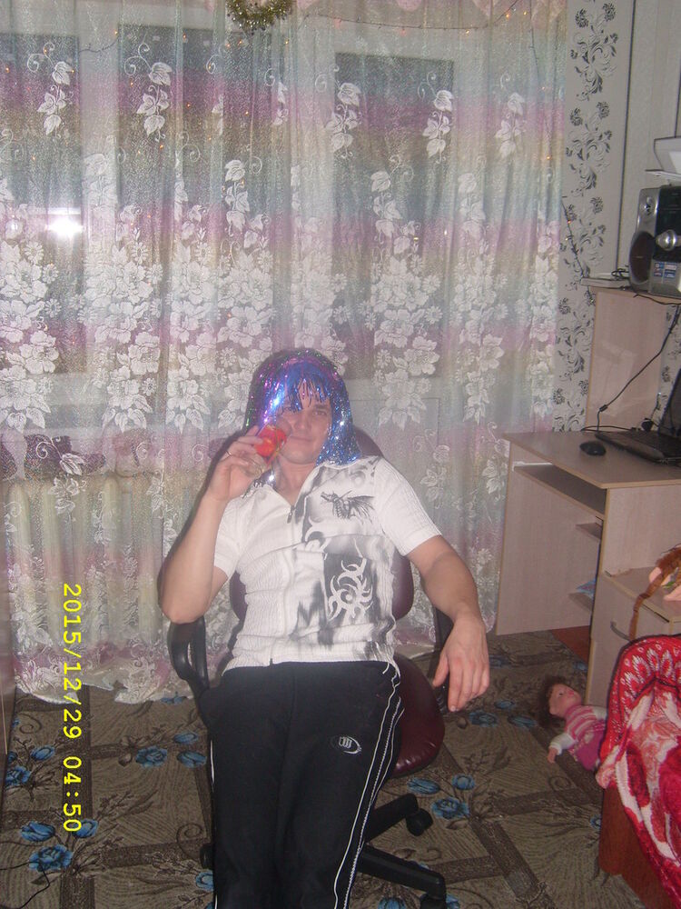  9935716  Aylth, 42 ,     