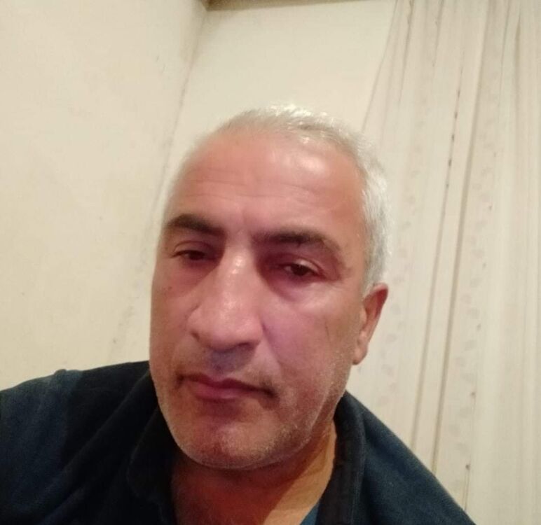 46480166  Azad, 57 ,    