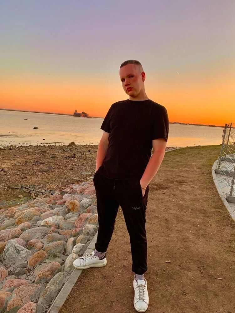  -,   , 21 ,   ,   