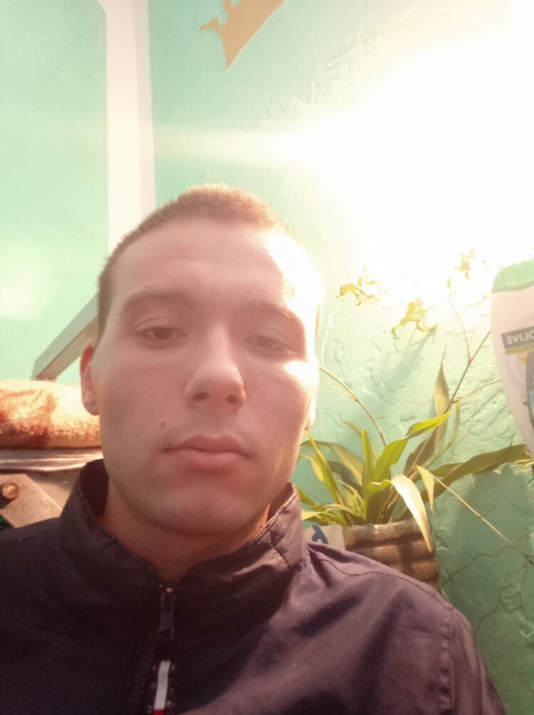  46129396  Dmitrie, 26 ,    