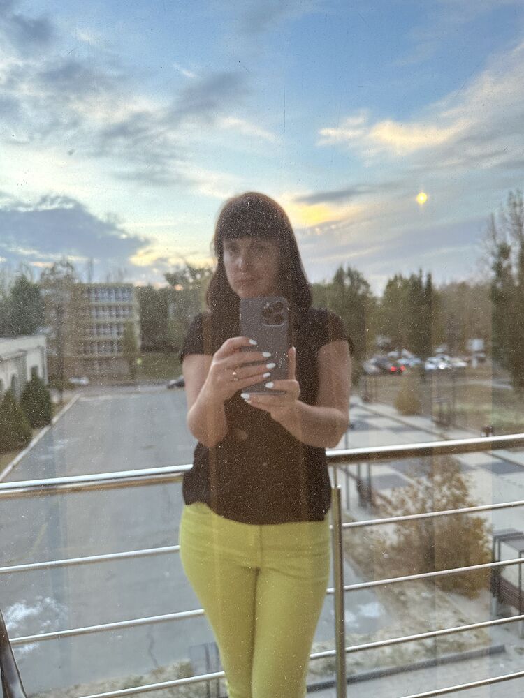  ,   Marina, 37 ,   ,   