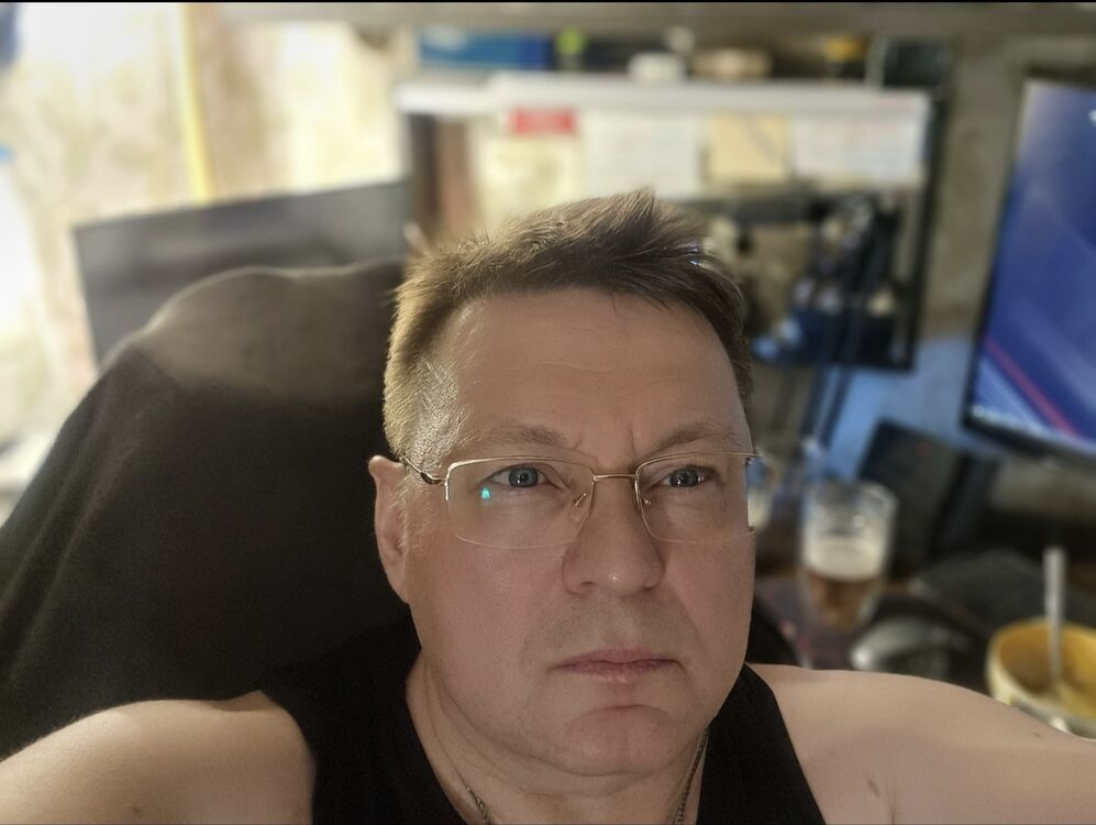  45651366  Alexander, 56 ,    