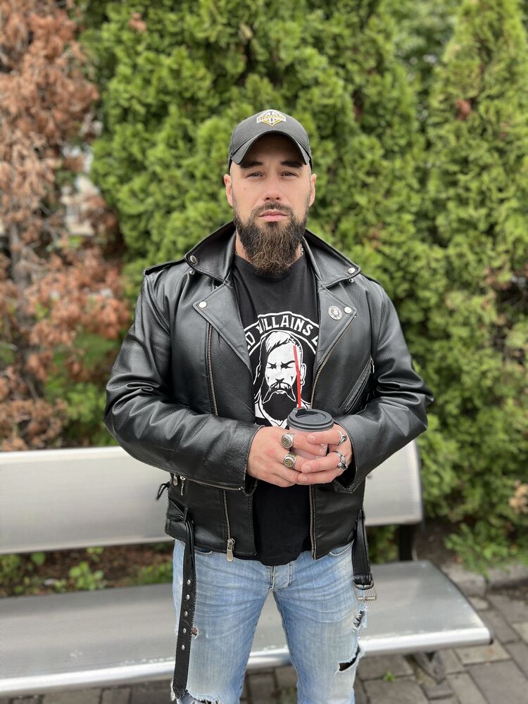  ,   Viking, 37 ,   ,   
