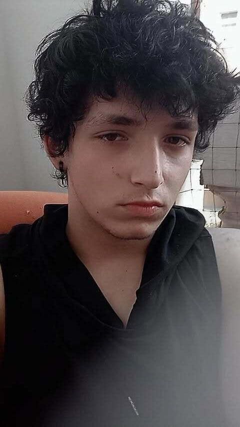 52818046  , 20 ,    