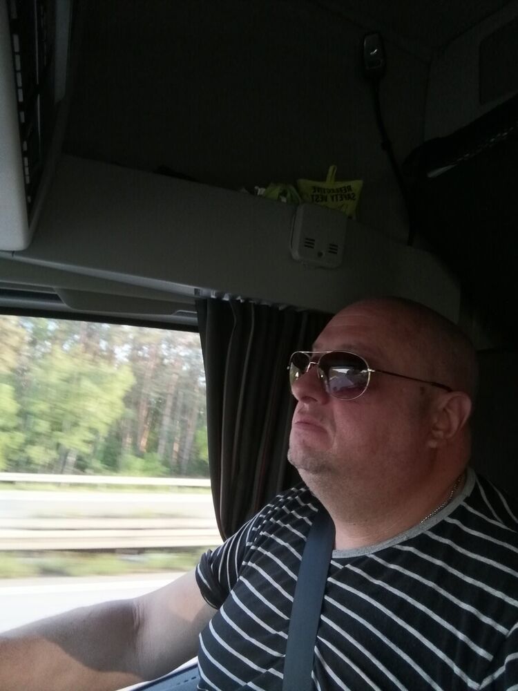  ,   Ihor, 46 ,   ,   , c 
