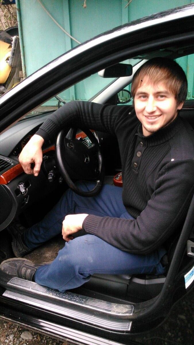  8769406  Pavel, 37 ,    