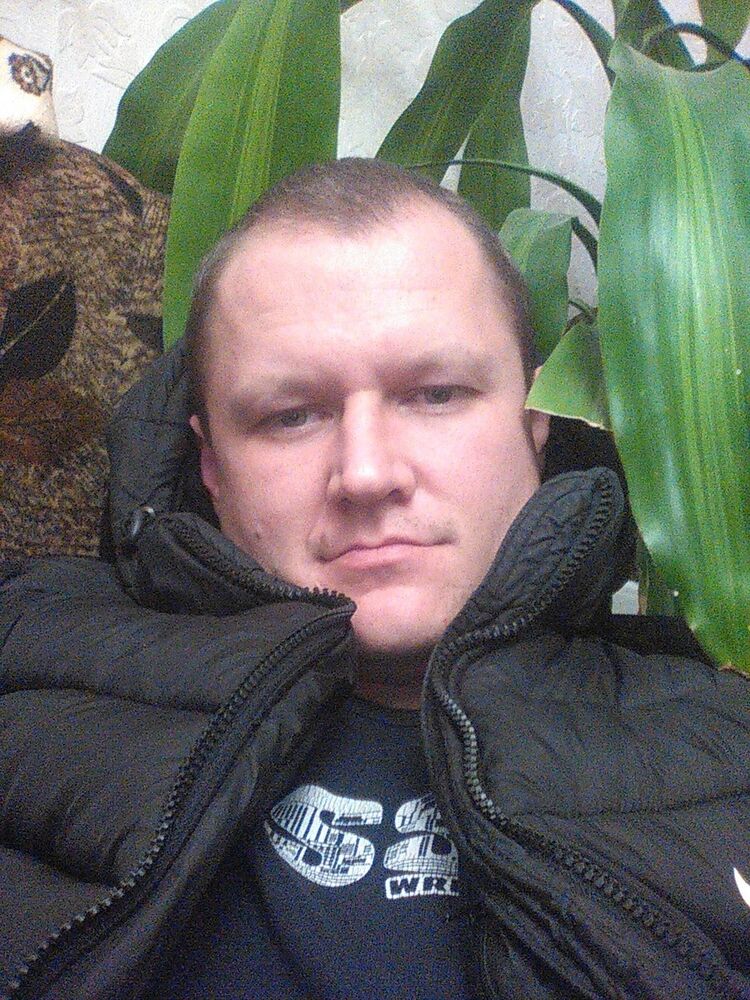  18322156  Ivan, 39 ,    