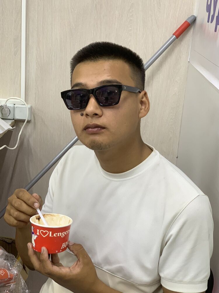  41961356  Asylkhan, 26 ,    