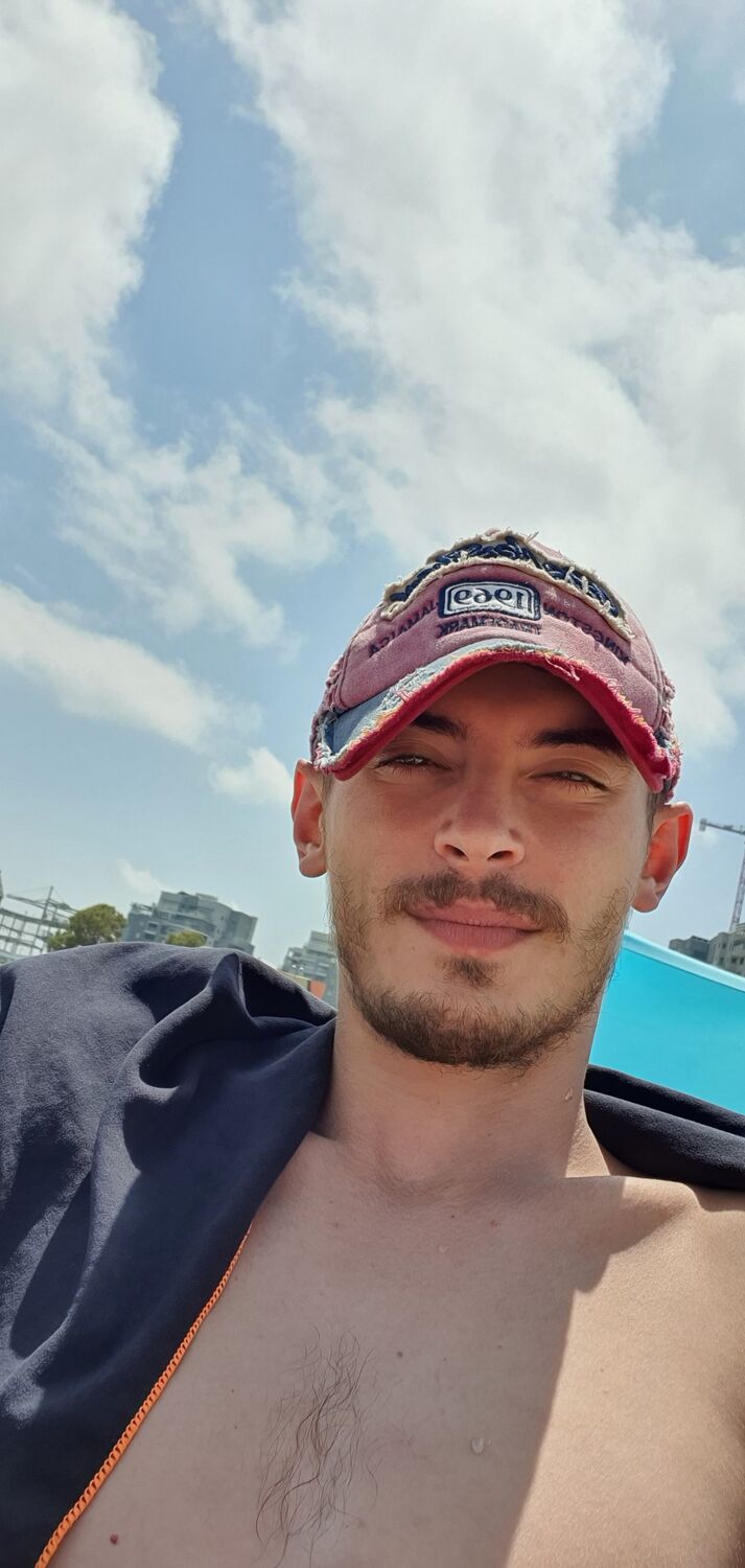  King George,   , 28 ,   ,   