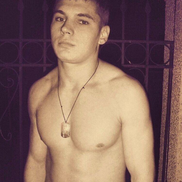  ,   Maks, 33 ,   ,   , c 