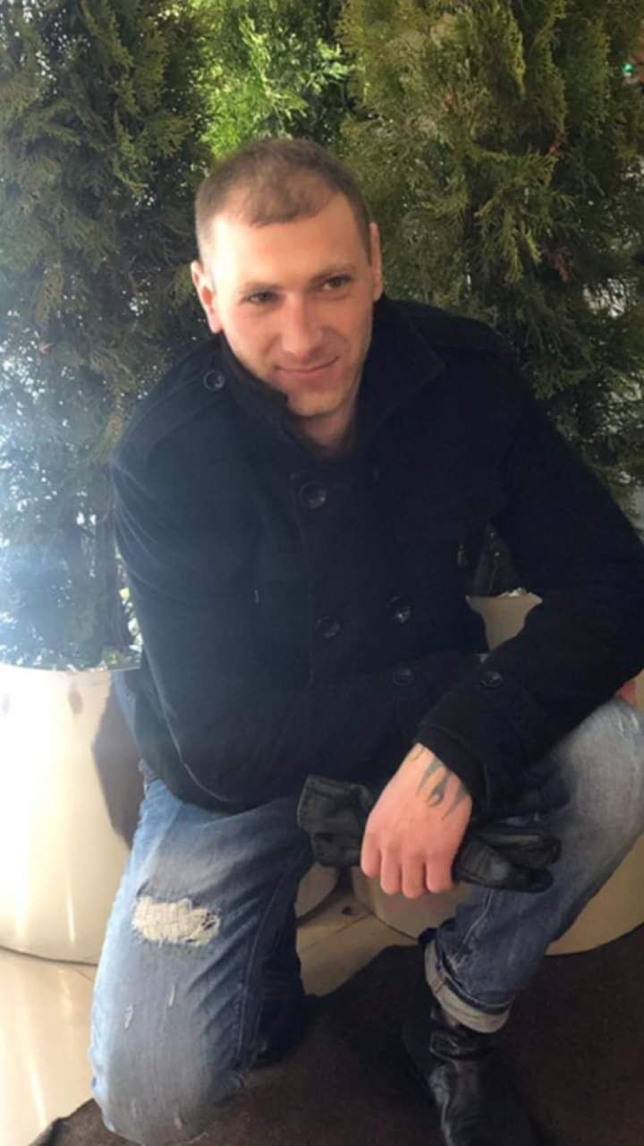  33838326  Pavel, 39 ,    